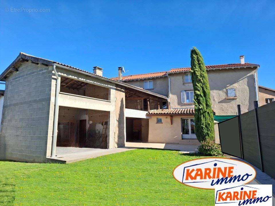 Maison à MONTANAY