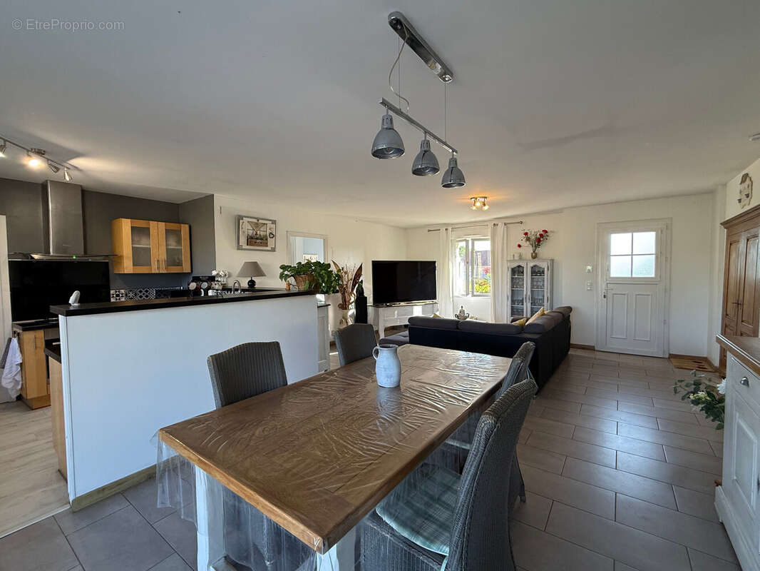 Maison 155 m² à Montgivray  - photo 4