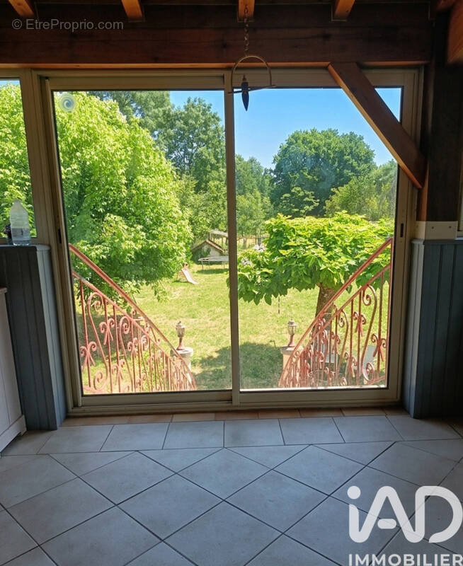 Photo 1 - Maison à SAINT-ASTIER