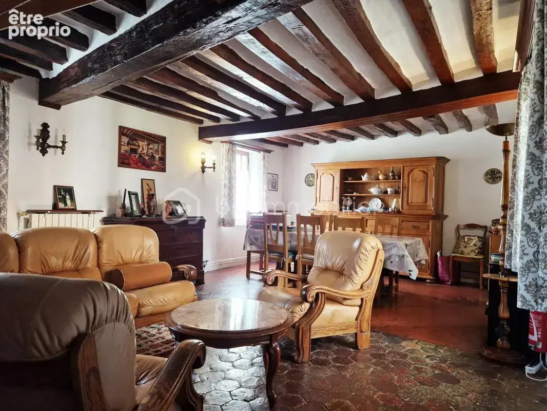 Maison à fort potentiel avec dépendances – Très beau jardin arboré - photo 9