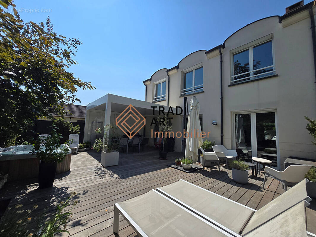 Maison 6 pièces 152 m² · à Bretigny-sur-Orge · 152 m² · 525 000 €