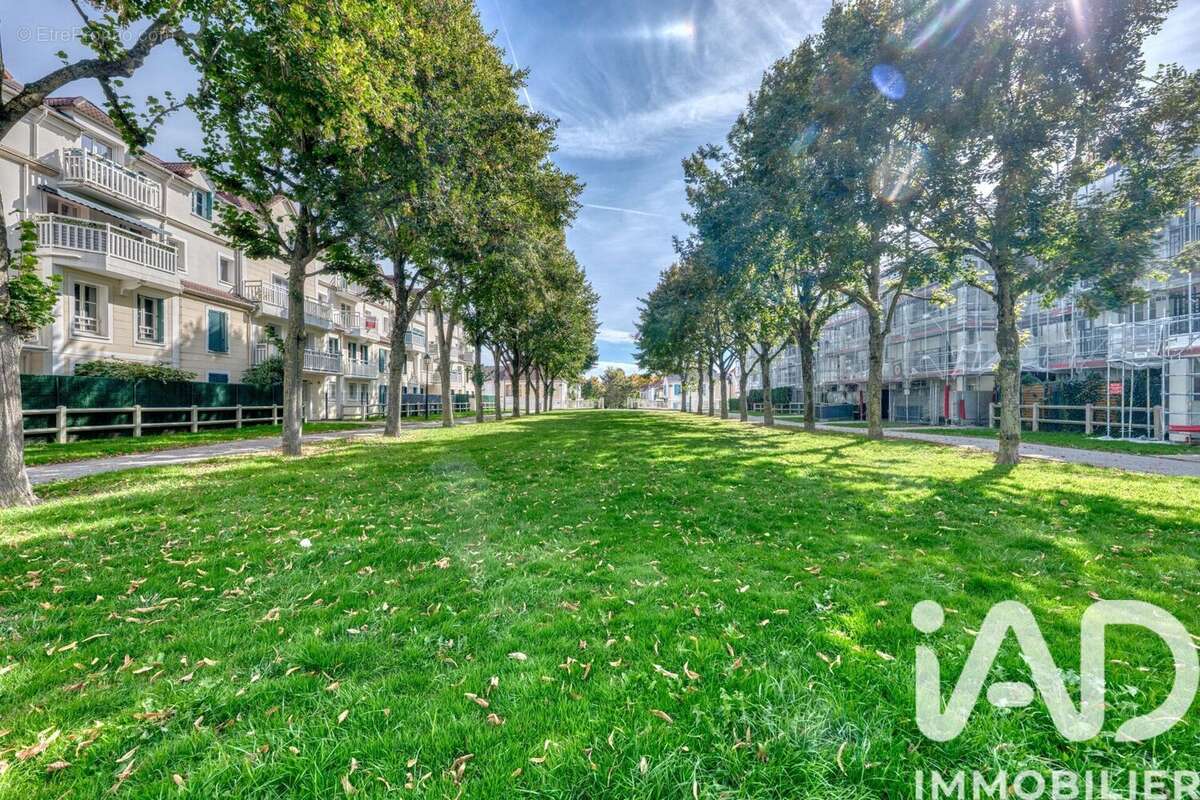 Photo 9 - Appartement à BAILLY-ROMAINVILLIERS