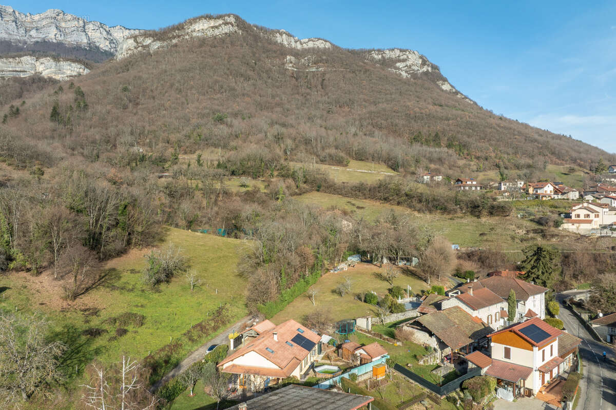 Maison à SAINT-VINCENT-DE-MERCUZE