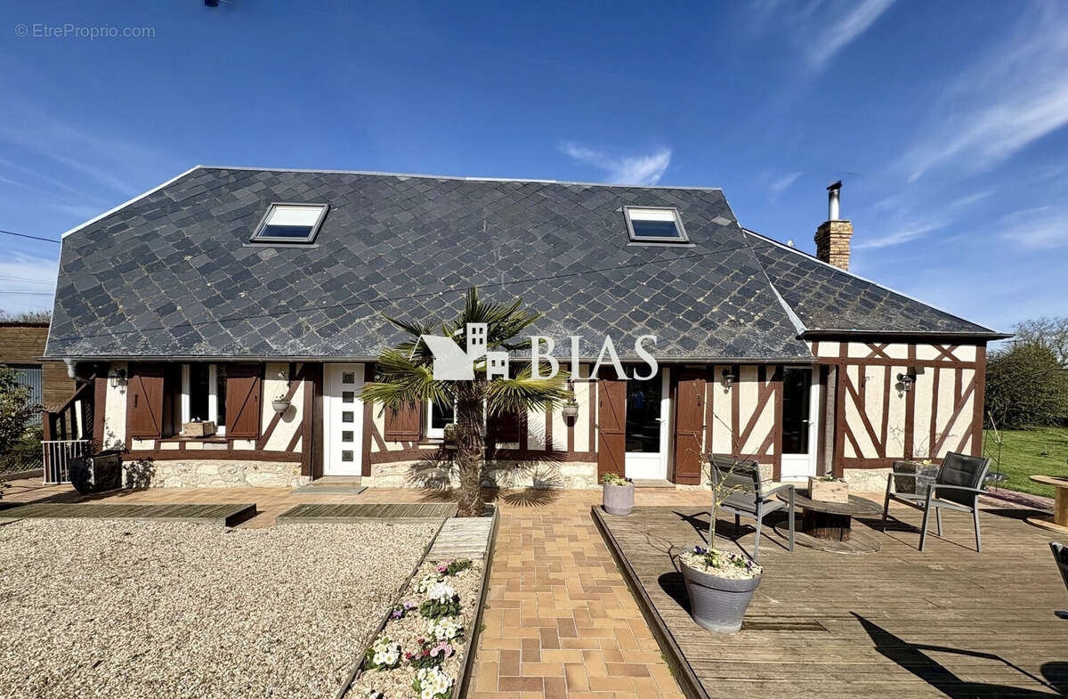 Maison à BOURG-ACHARD