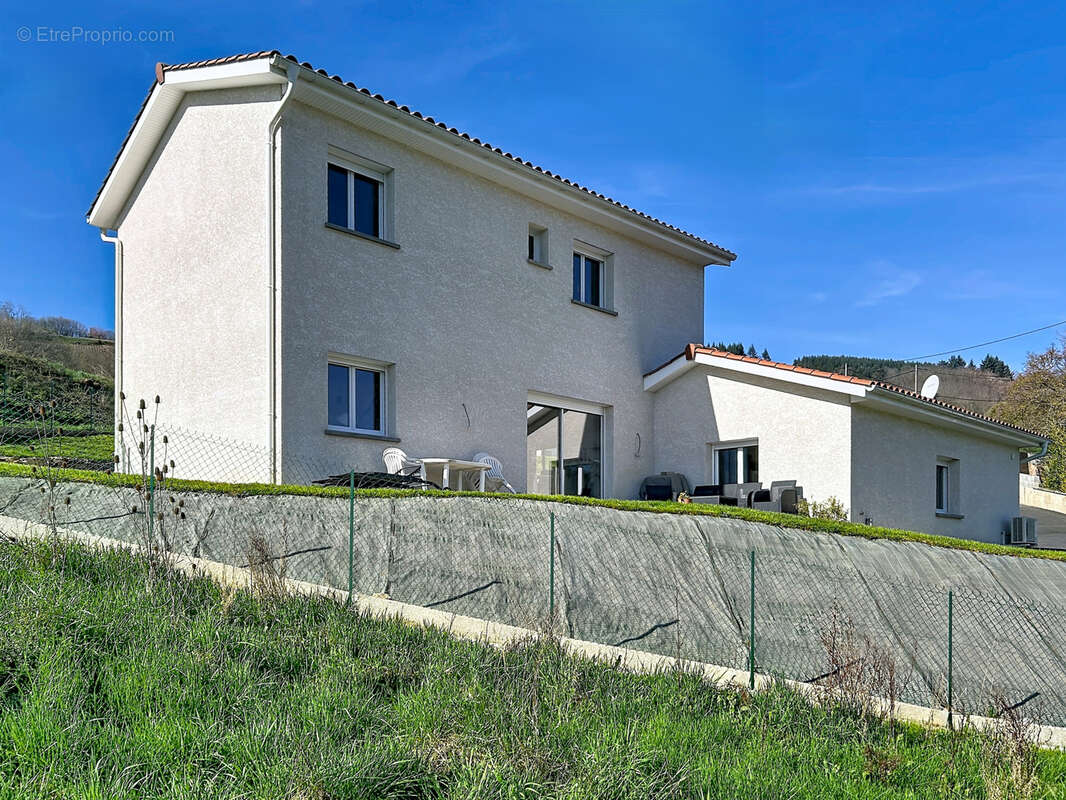 Maison à JULIENAS