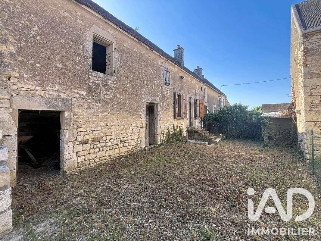 Maison 33 m² à Mailly-La-Ville  - photo 3