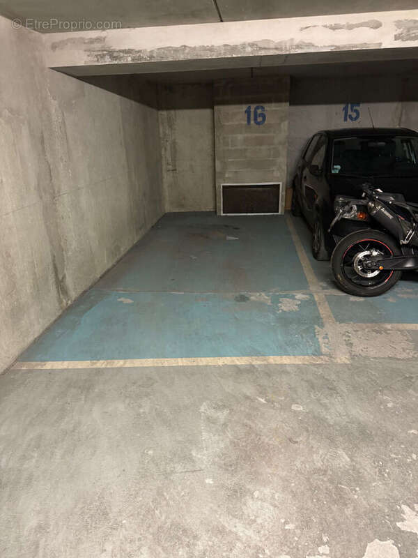 Parking à PARIS-14E