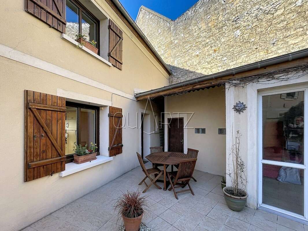 Maison à MARINES