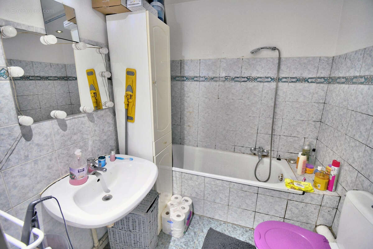 Appartement à VALLAURIS