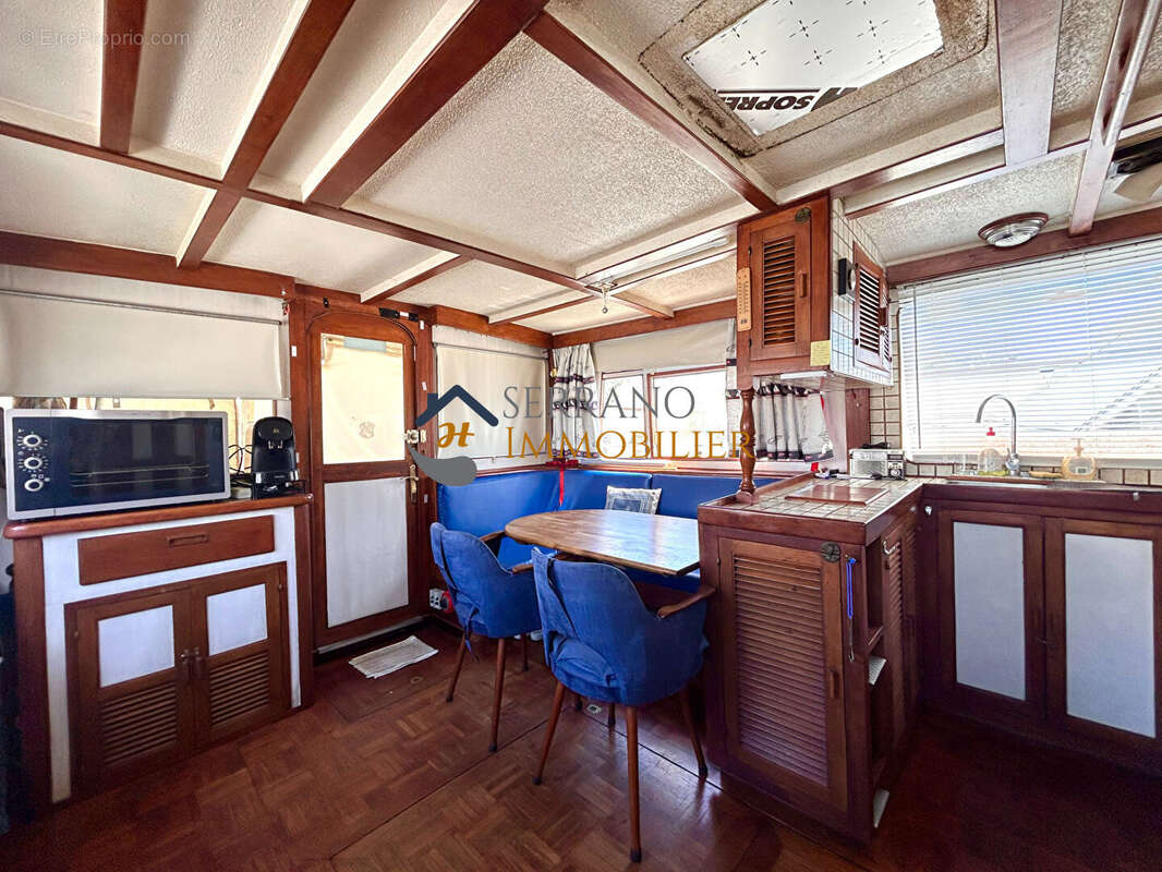 Autre à SAINT-GILLES