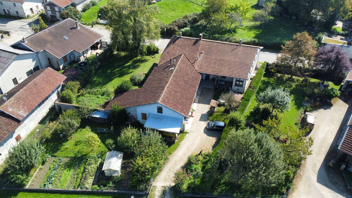 Maison à CURCIAT-DONGALON