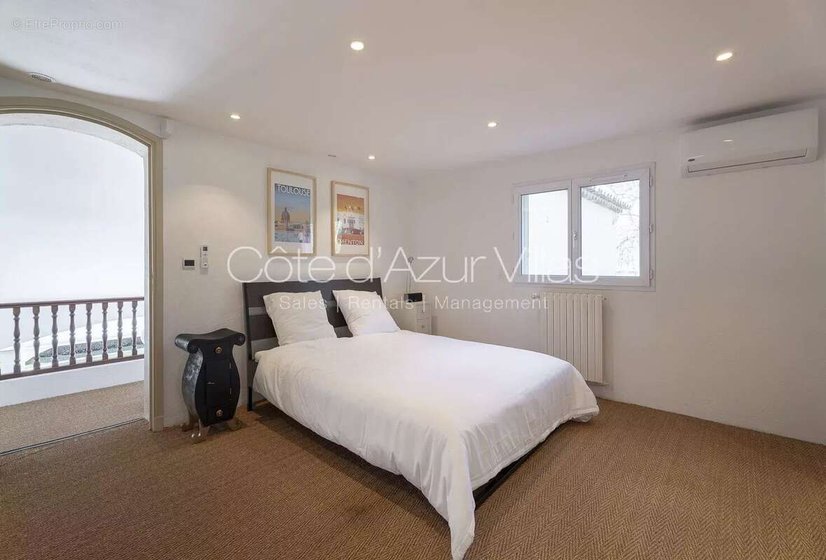 Maison à ROQUEFORT-LES-PINS