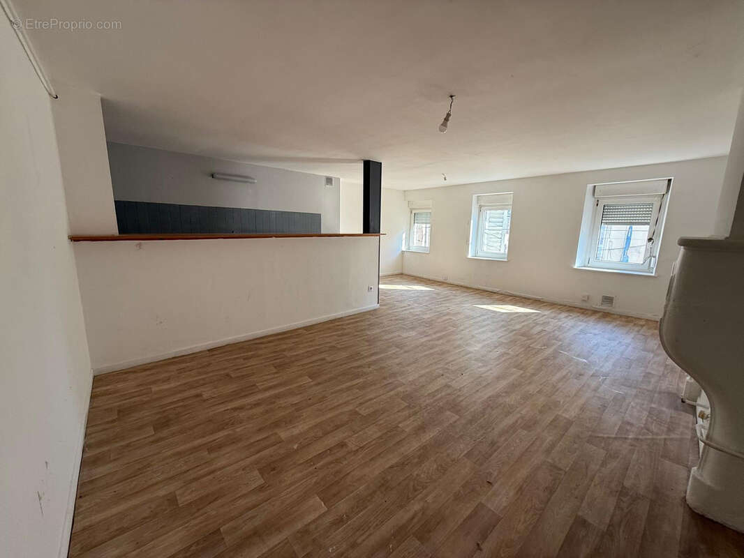 Appartement à MIRECOURT