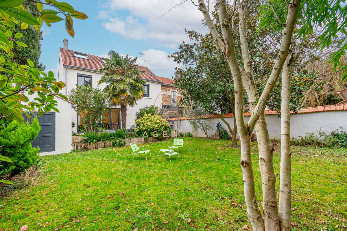 Maison à SAINT-MAUR-DES-FOSSES