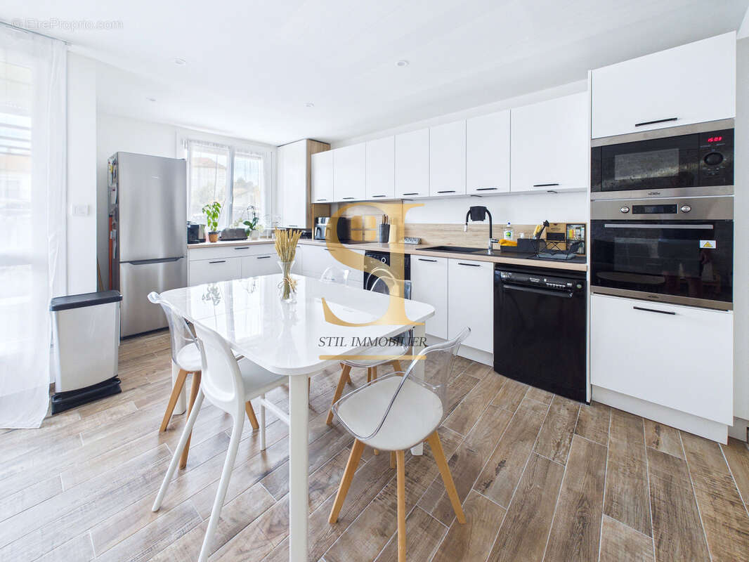 Appartement 81 m² à Corbeil-Essonnes  - photo 3
