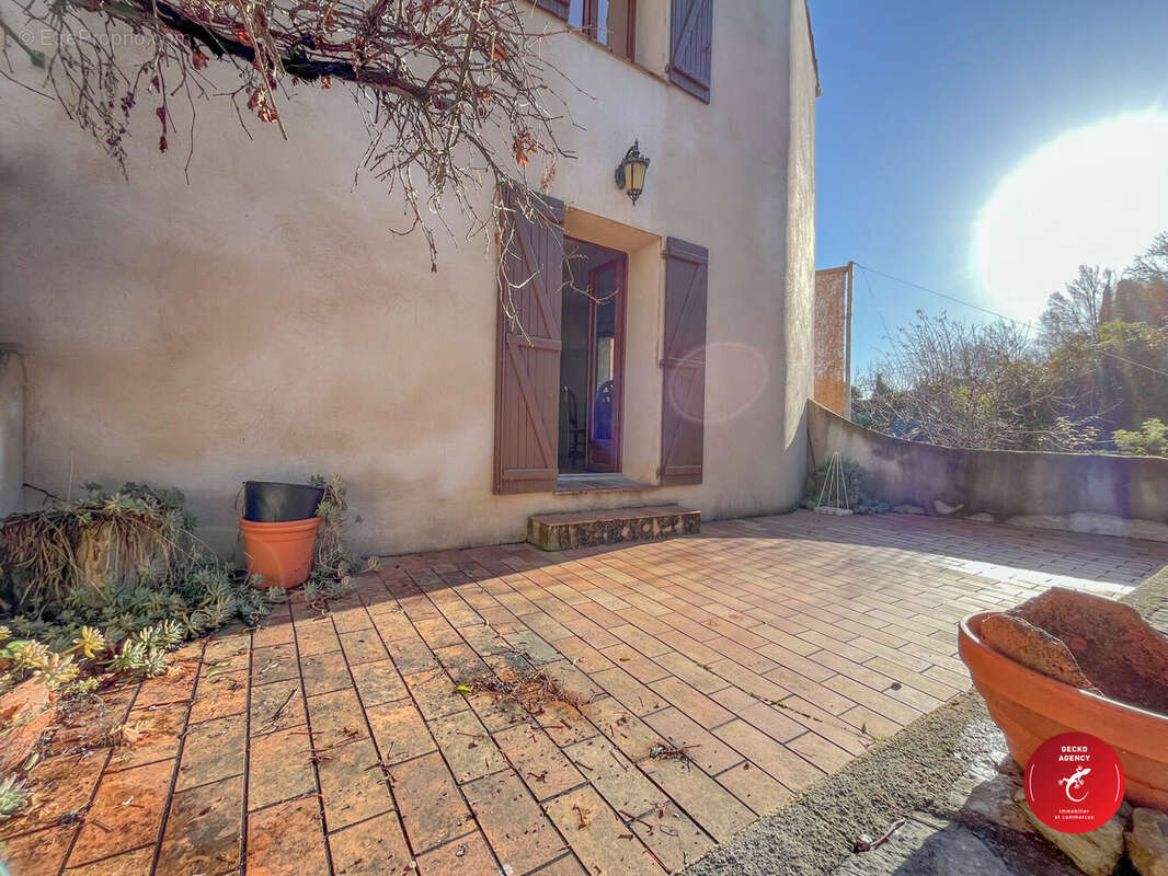 Maison à FIGANIERES