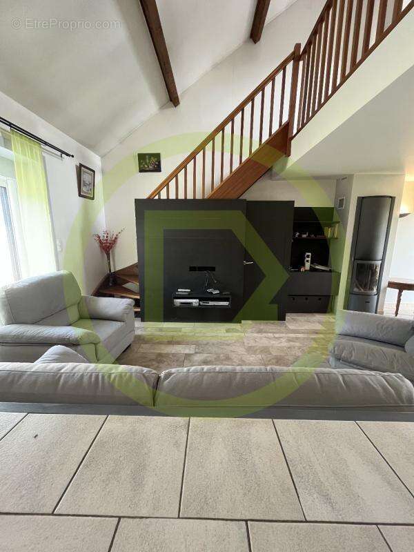 Maison à SAINS-EN-AMIENOIS