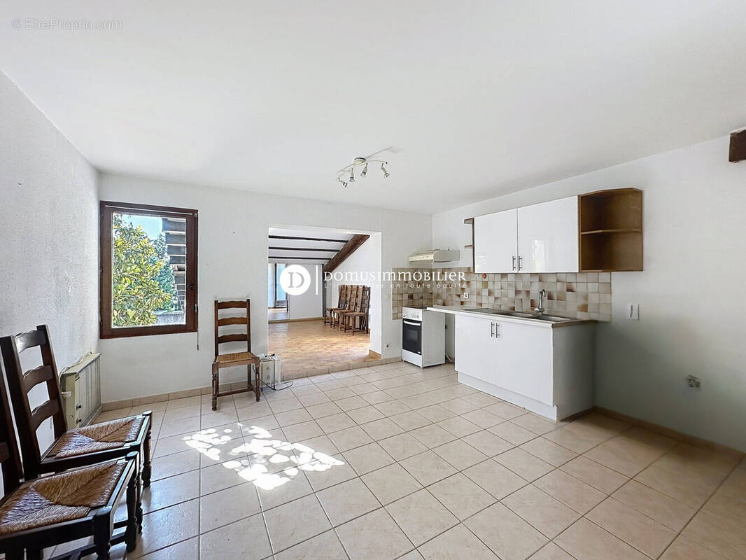 Appartement à CHATEAUNEUF-DE-GADAGNE