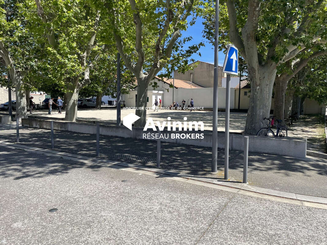Commerce à PORT-SAINT-LOUIS-DU-RHONE
