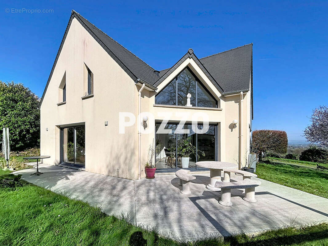 A Vendre - Les Loges Marchis - Maison 6 pièce(s) 154 m² - photo 15