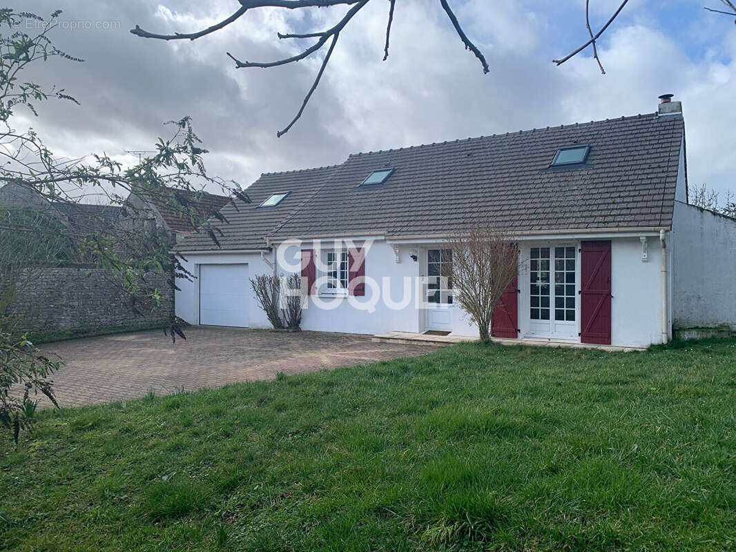Maison à ETAMPES