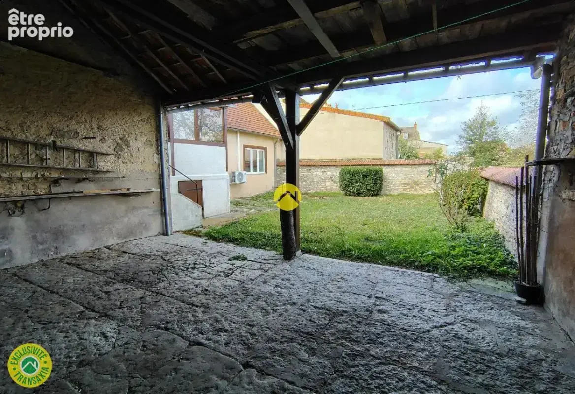 Maison 5 pièces 115 m² à vendre à Sancoins (18600) - photo 2