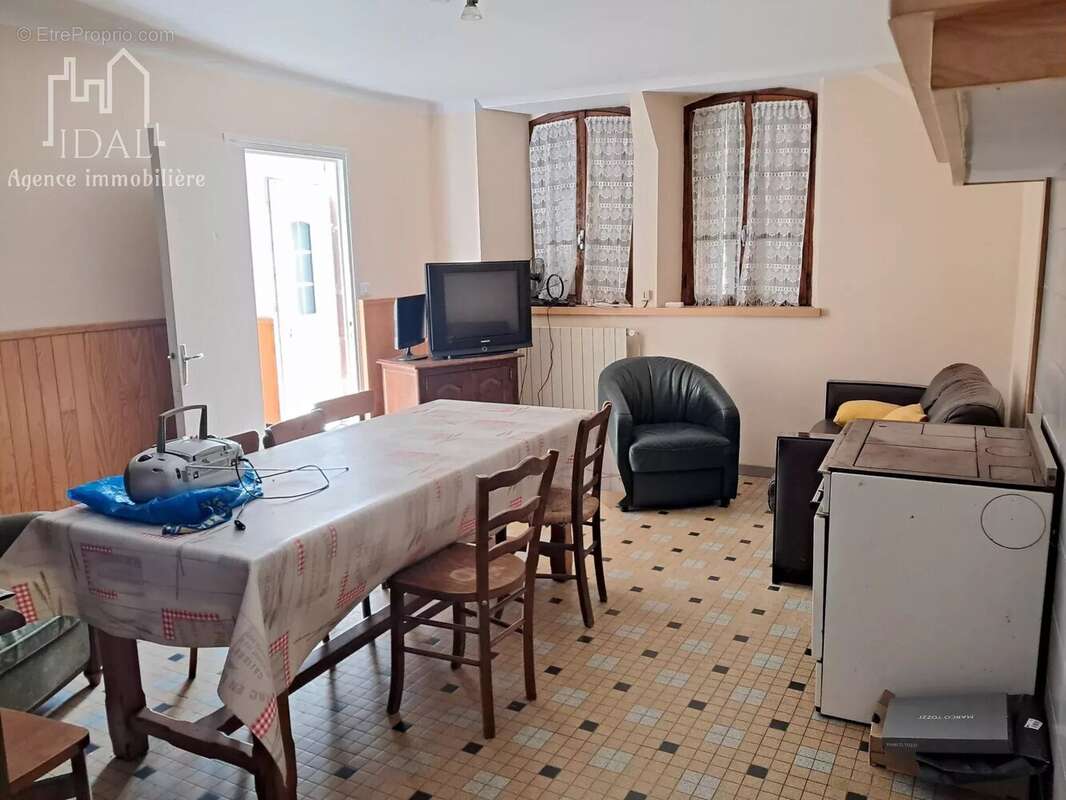 Maison à SAINT-PIERRE-DE-NOGARET