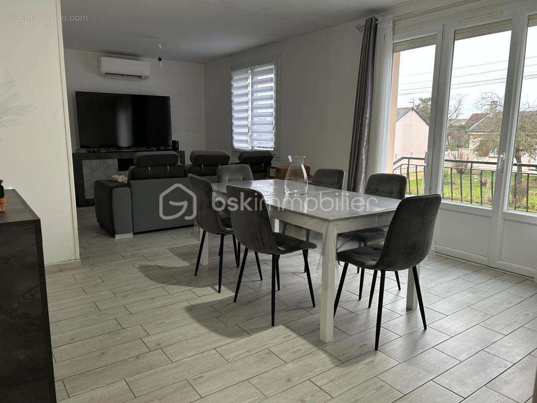 Maison à AMILLY