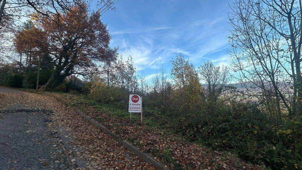 Terrain à SAINT-GIROD