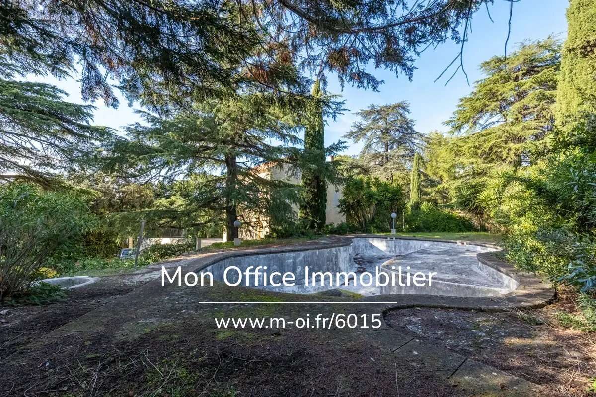 Terrain à MARSEILLE-9E