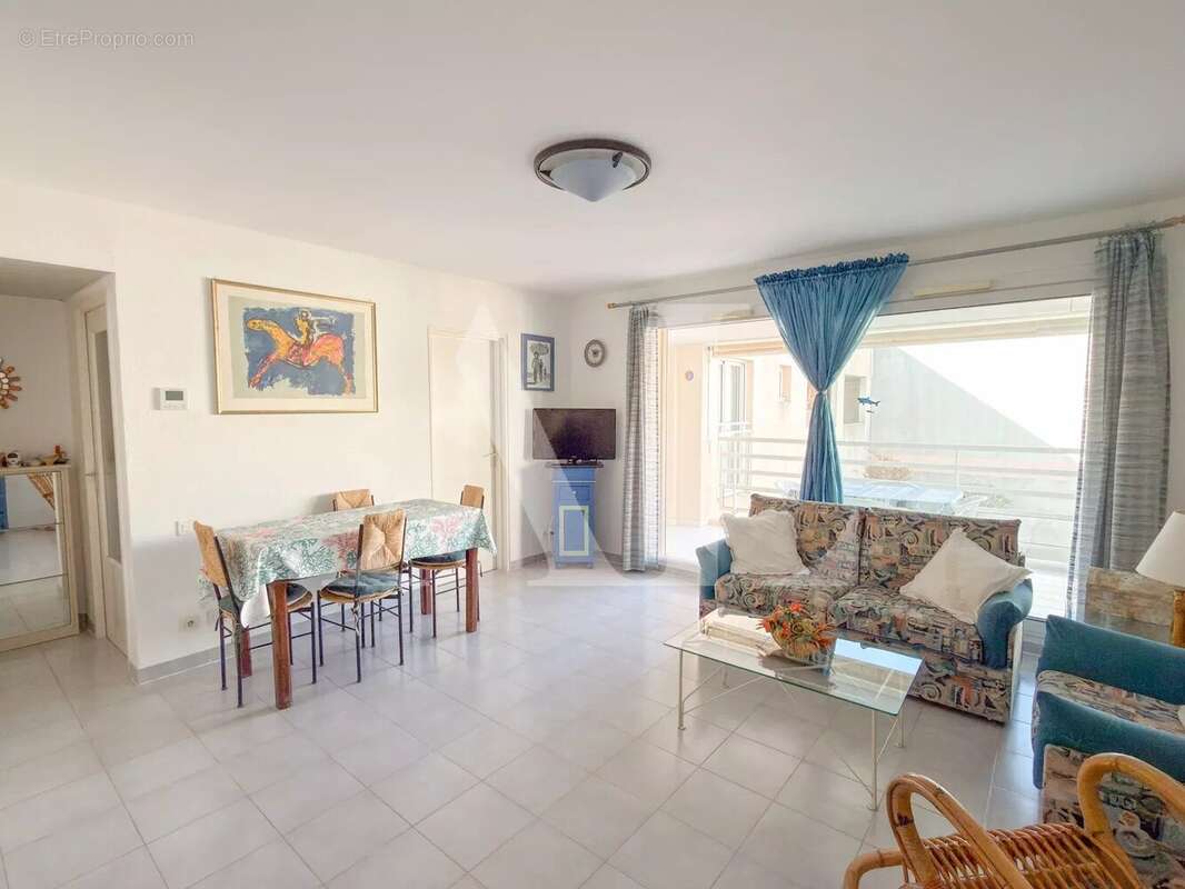 Appartement à VALLAURIS