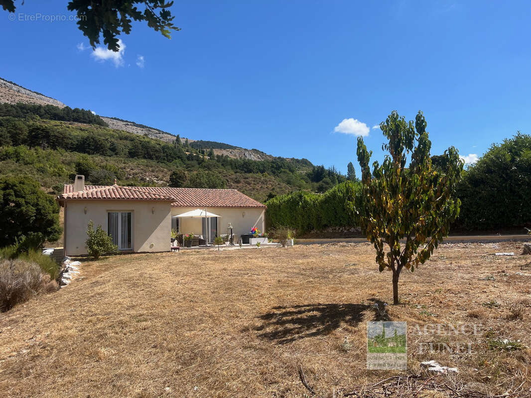 Maison à ESCRAGNOLLES