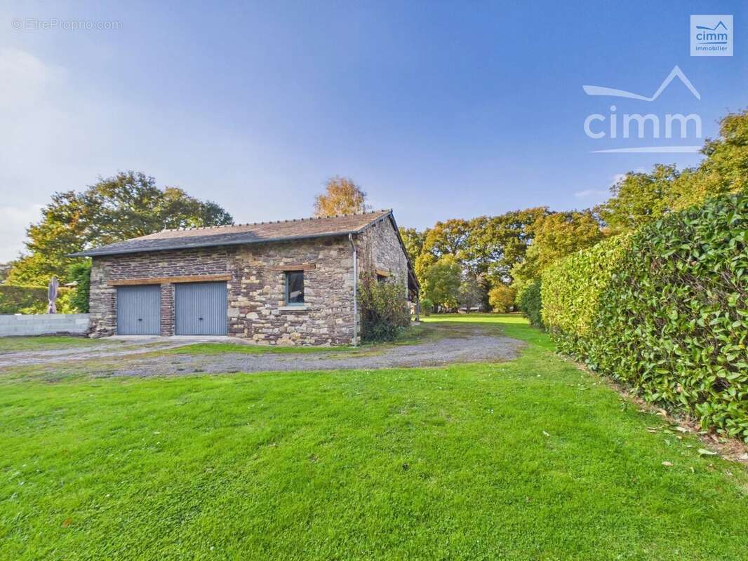 Maison à SAINT-THURIAL