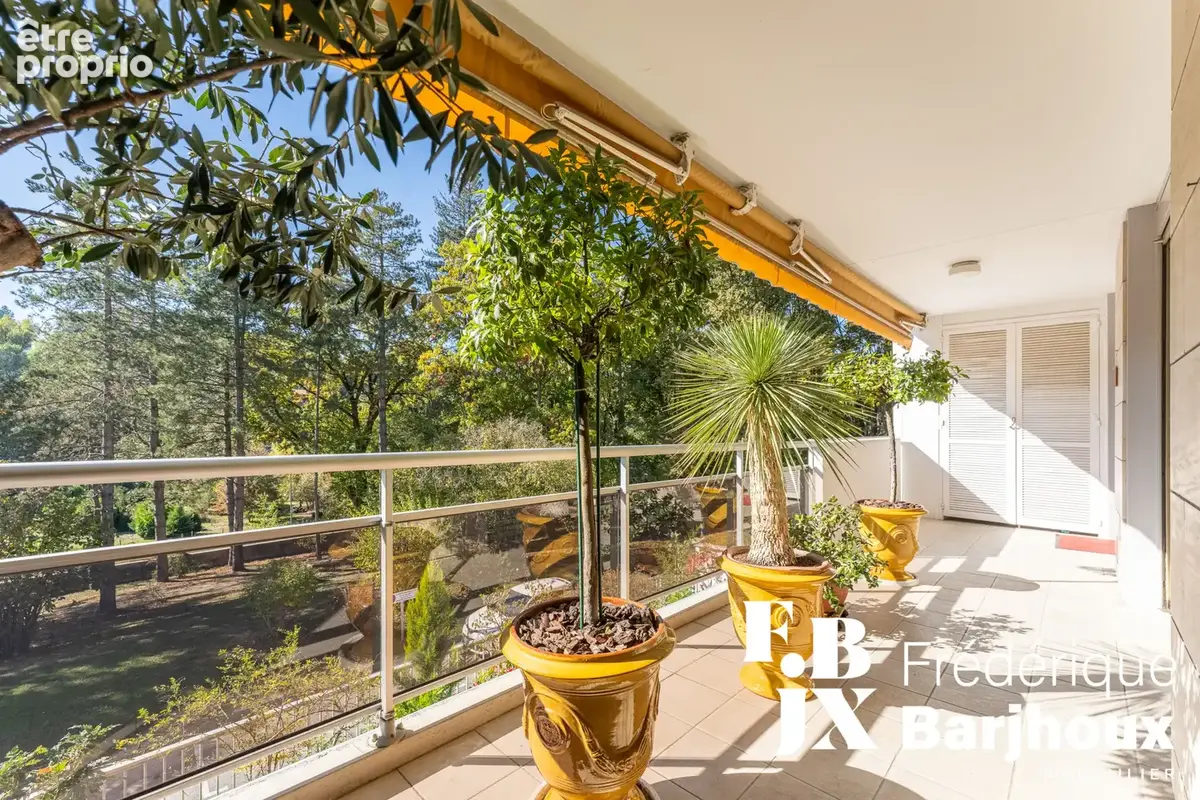 Appartement 4 pièces 111 m² · à Charbonnières-les-Bains · 111 m² · 585 000 €