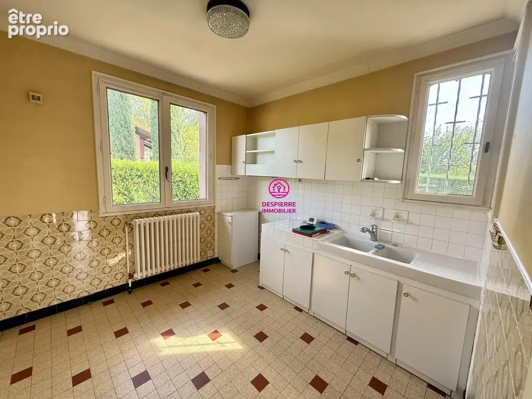 ROUSSILLON !! Maison 78 m2 habitables environ, 3 chambres, 693 m2 de terrain. - photo 5