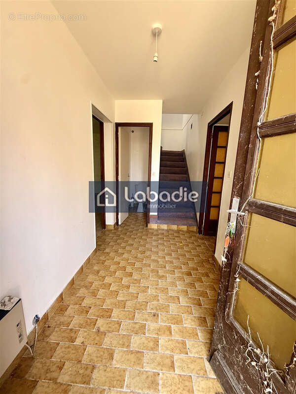 Maison 5 pièces 124m2, terrain de 820m2, bourg Epinay Le Conte - photo 2