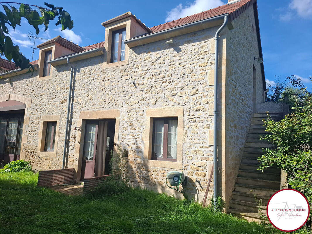 Maison à COUST