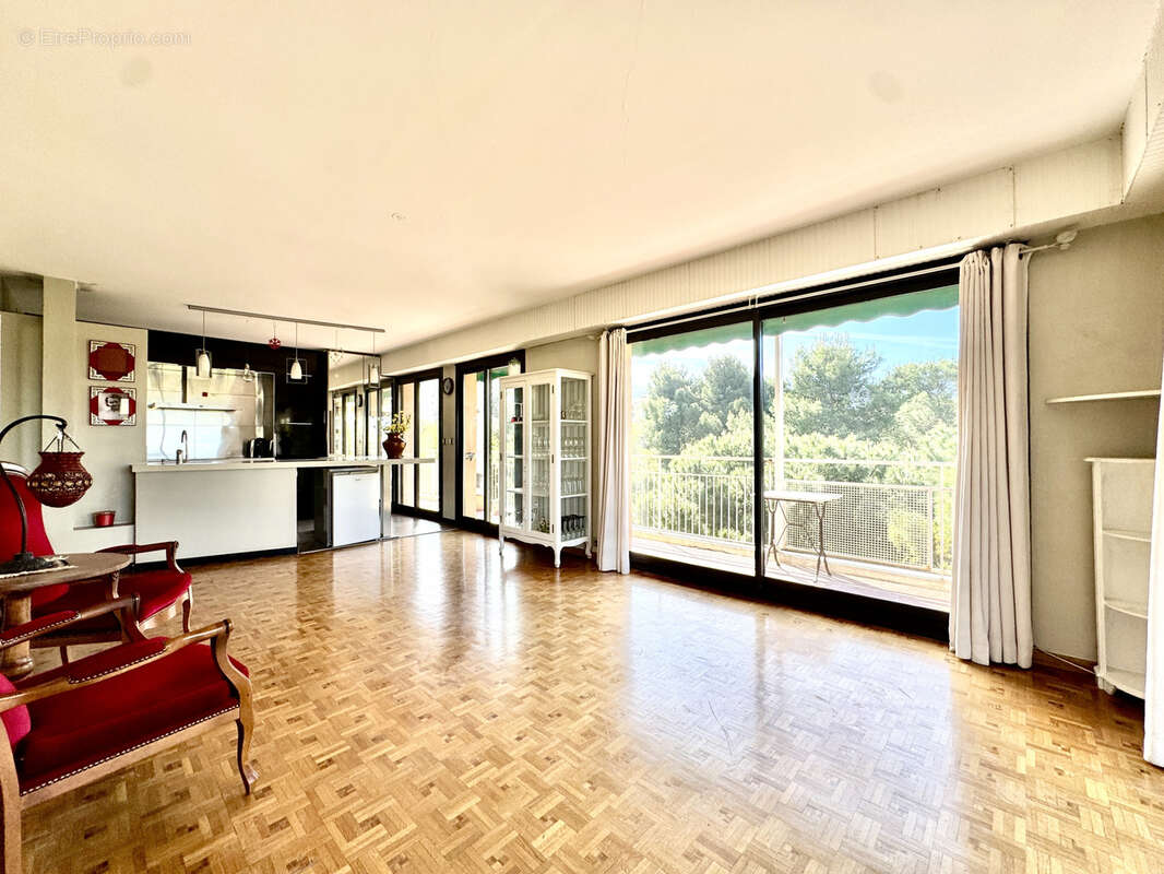Appartement à MARSEILLE-9E
