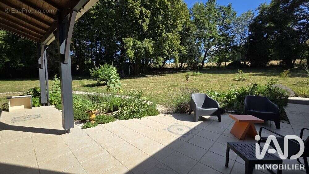 Photo 3 - Maison à CHAMPNIERS