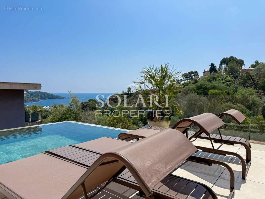 Villa d’architecte avec vue mer et piscine à Théoule-sur-Mer - photo 3