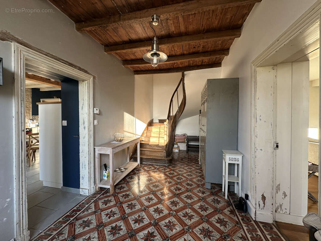 Maison à LOUZAC-SAINT-ANDRE