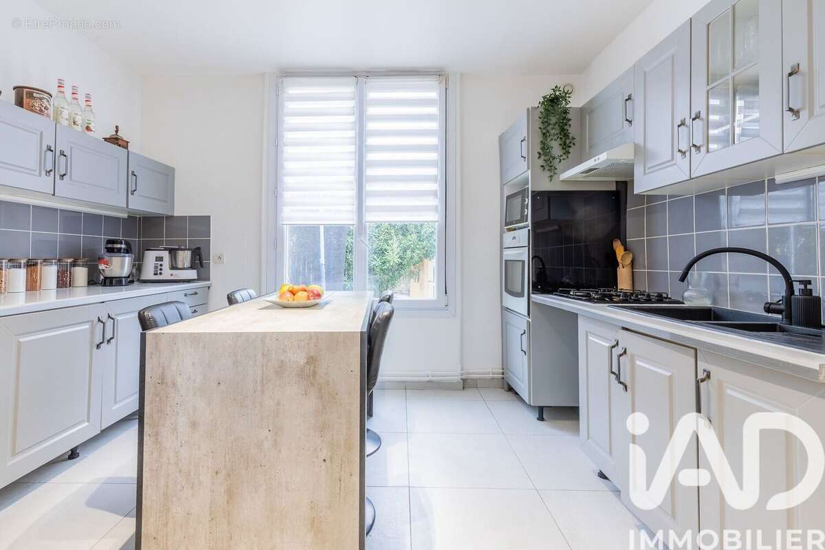 Photo 2 - Maison à VIRY-CHATILLON