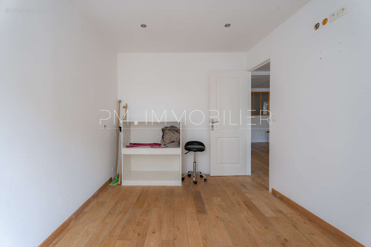 Appartement à MARSEILLE-1E