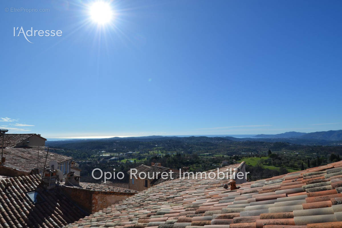 Maison à CHATEAUNEUF-GRASSE