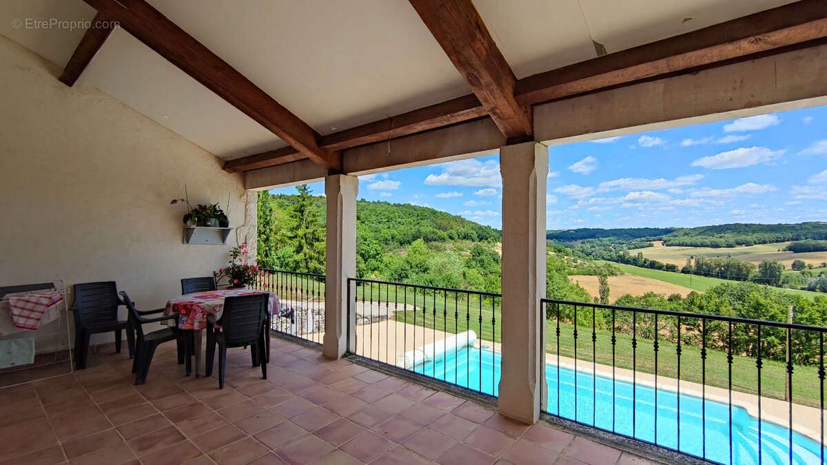 Maison à CASTELNAU-MONTRATIER