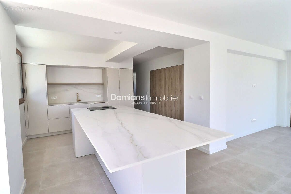 Maison 200 m² à Saint-Cyprien  - photo 7