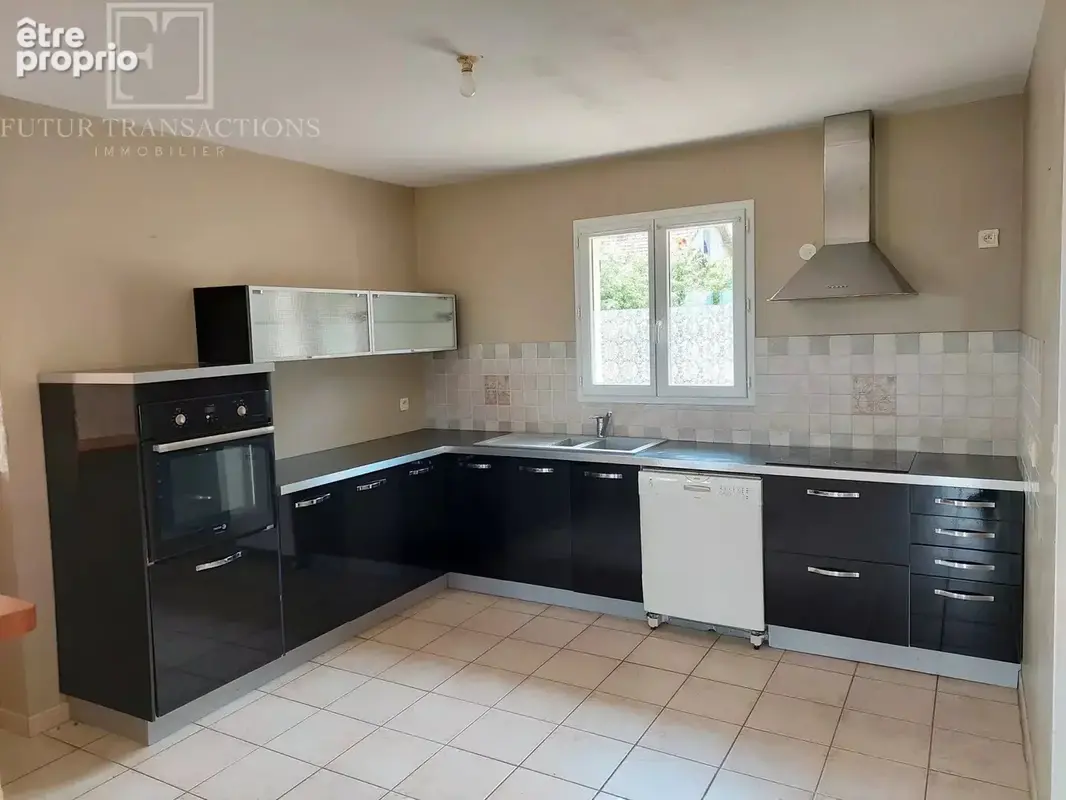 Plain pied sur 2350 m² - photo 3