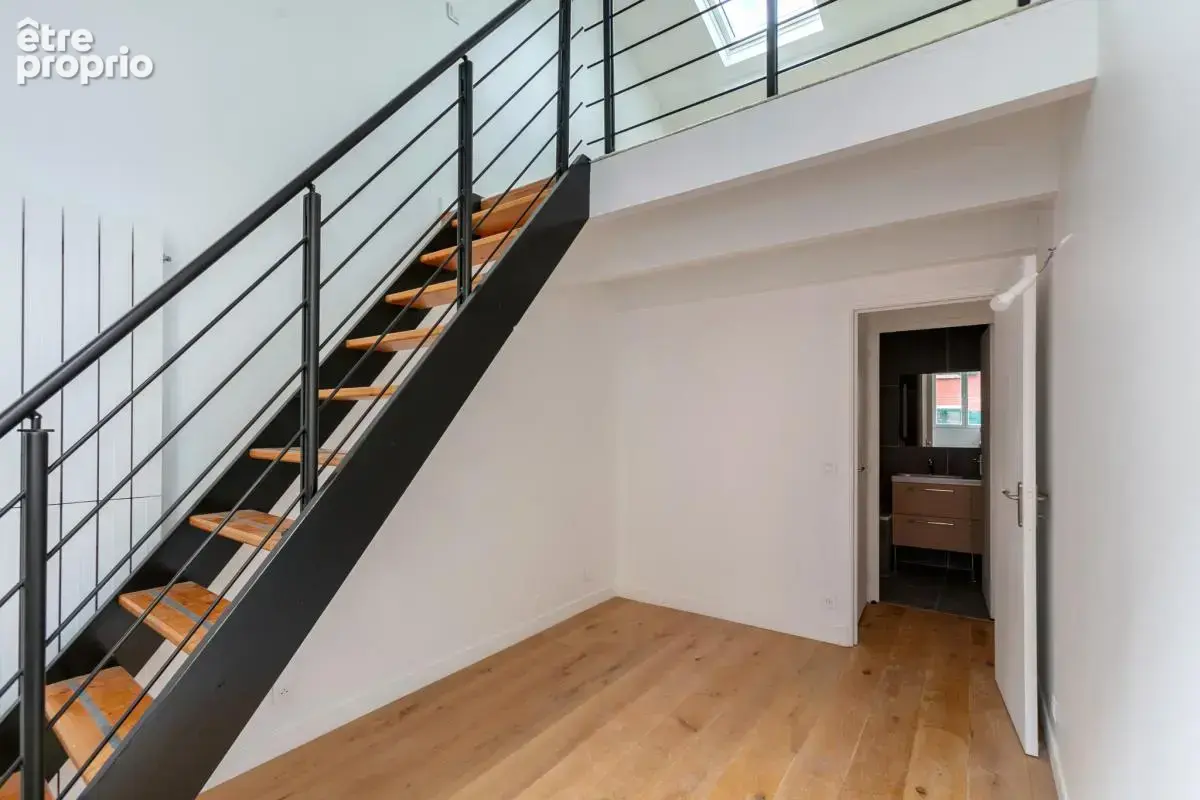 JOURDAIN / Ancien atelier réhabilité en loft duplex - photo 14