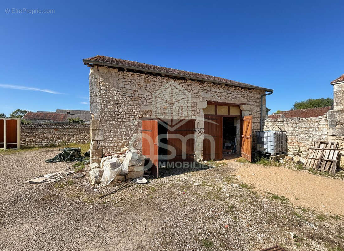 Maison à MARCILLY-SUR-VIENNE