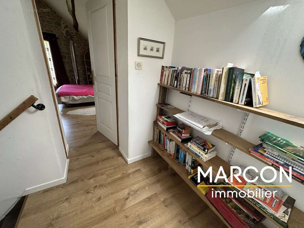 Appartement à VAREILLES